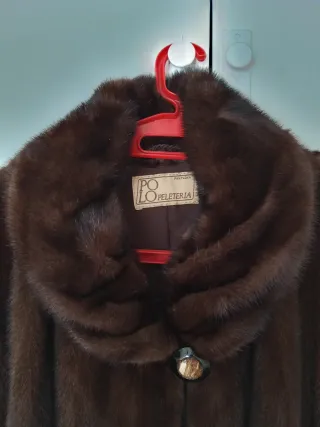 Abrigo de piel auténtica marrón