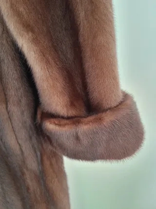 Abrigo de piel auténtica marrón