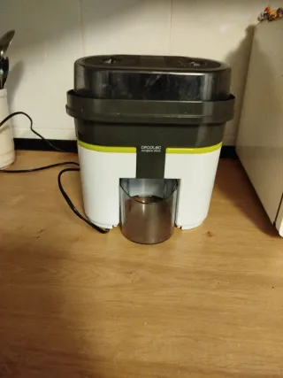 Exprimidor Cecotec casi nuevo