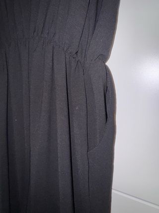 Mono negro largo con tirantes y lazos