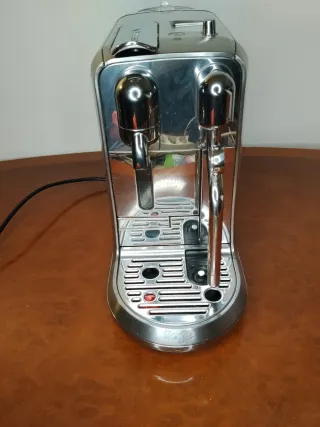 Cafetera Nespresso Plata