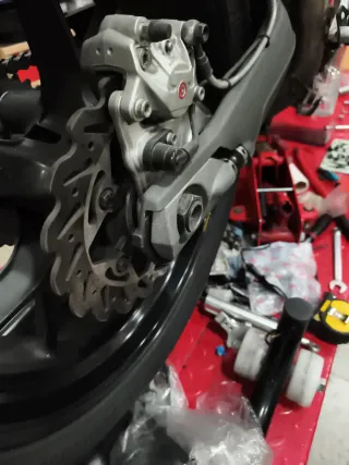 Basculante y freno trasero Ducati 749 999