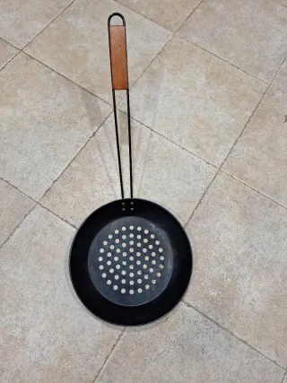 Asador de castañas metal y madera