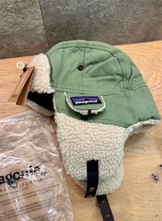 Gorro Patagonia Aviador Verde y Beige