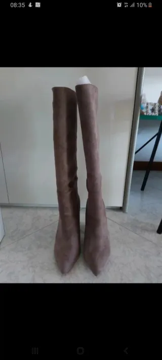 Stivali scamosciati alti con tacco marca miss glob