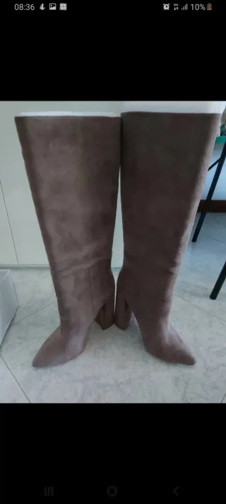 Stivali scamosciati alti con tacco marca miss glob