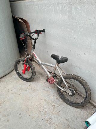 Bicicleta infantil con suspension 14” Btwin