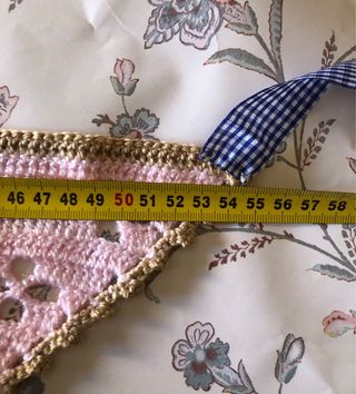 Bandana rosa de ganchillo con cinta