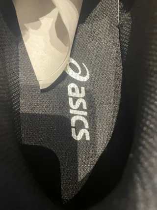 Zapatillas Asics Negras y Grises