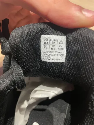 Zapatillas Asics Negras y Grises