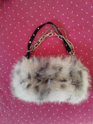 Borsa pelo grigia con catene