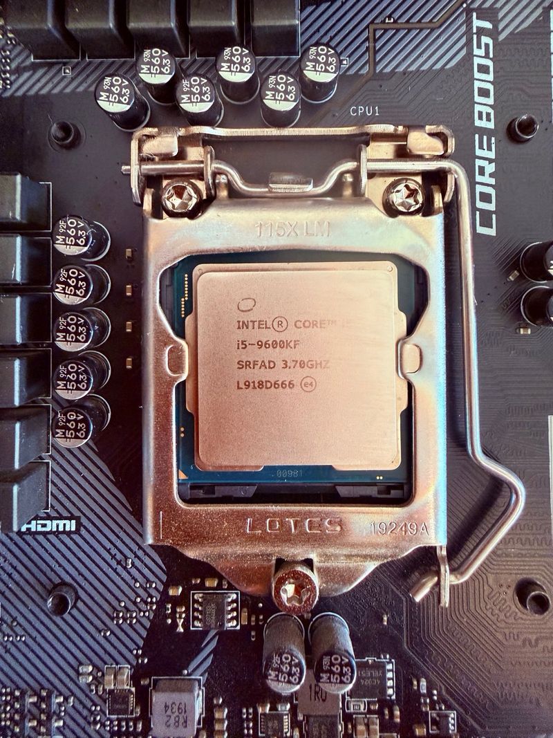 Pack CPU + Placa Base (i5-9600KF + MSI Z390 AC) afbeelding 7