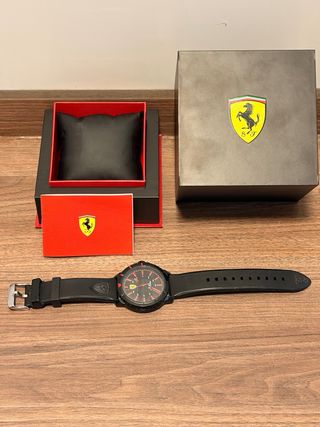 Reloj Ferrari Negro y Rojo