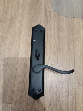 Manillas y cerraduras para puertas (5€/unid)