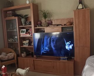 Mueble de salón madera y cristal