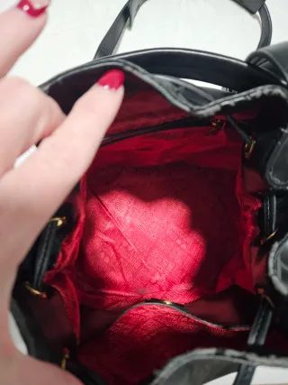 Bolso Love Moschino Negro con Tachuelas Doradas