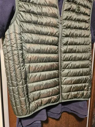 Chaleco y niki junto