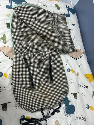 Saco para carro de la marca Uzturre.