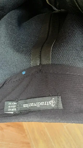 Falda corta polipiel Stradivarius T.42 Negra