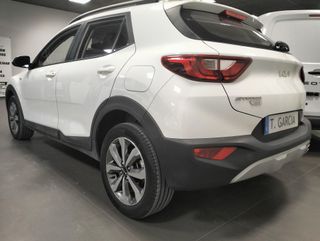 Kia Stonic 1.0 T-GDi MHEV iMT 100cv Drive