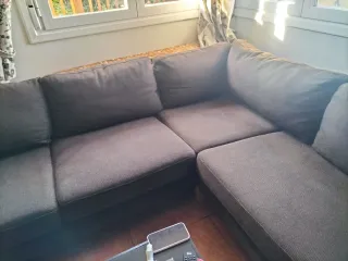 Sofá esquinero IKEA grande con puff