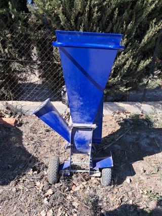 Trituradora de ramas azul
