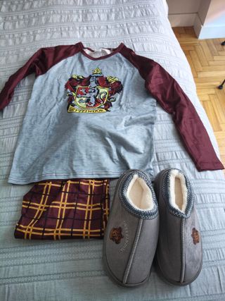 Pijama e pantofole da Gryffindor per bambini taglia