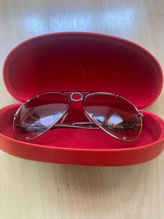 Gafas de sol Valentino doradas y rojas