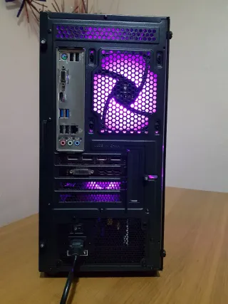 PC Gaming i7 9700 16GB RAM GTX 1080 8GB