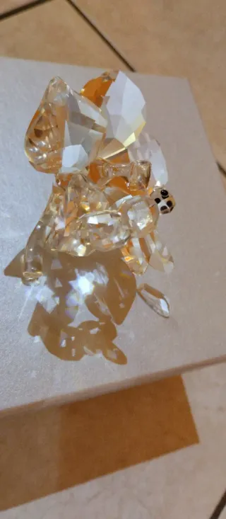 Swarovski ape su fiore da aggiustare