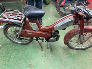 Mobilletes, vendo 2 motos , llevan paradas muchos