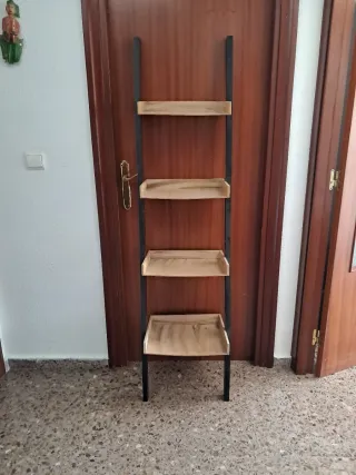 Estantería Escalera Metálica y Madera