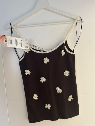 Top Zara canalé flores perlas M