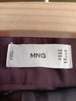 Pantalón mujer Mango morado