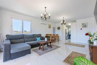 Chalet en alquiler en Río Real en Marbella