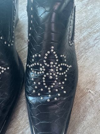 Botas cowboy negras con tachuelas