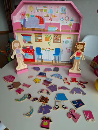 Casa Madera Muñecas Ropa Imantada
