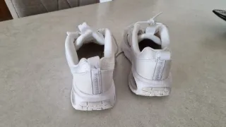 Zapatillas Nike Air Max Blancas y Plateadas