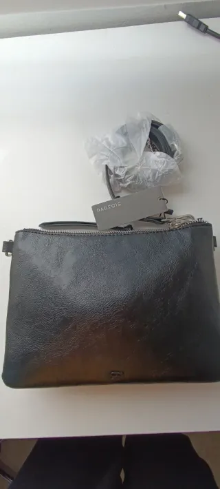 Bolso Parfois negro con tachas