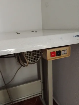 Maquina de Coser Industrial (Ojaladora) Brother