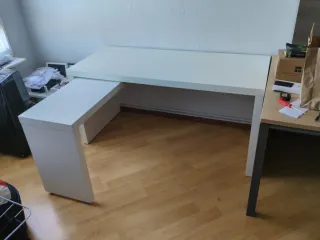 Escritorio en L blanco