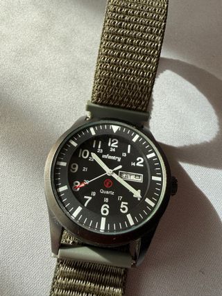 Reloj de cuarzo estilo militar