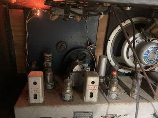 Radio Tocadiscos Antiguo