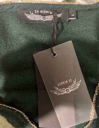 Jersey verde con detalles dorados