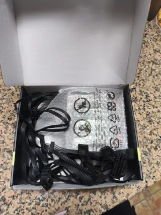 Fuente de Alimentación NOX URANO VX 650W
