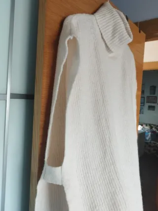 Jersey cuello vuelto crudo sin mangas poncho