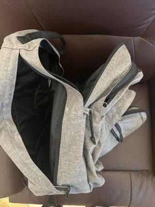 Mochila Eastpak gris triple