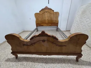 Cama antigua madera y metal