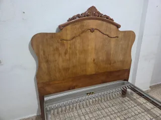 Cama antigua madera y metal