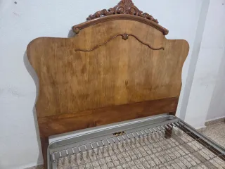 Cama antigua madera y metal
